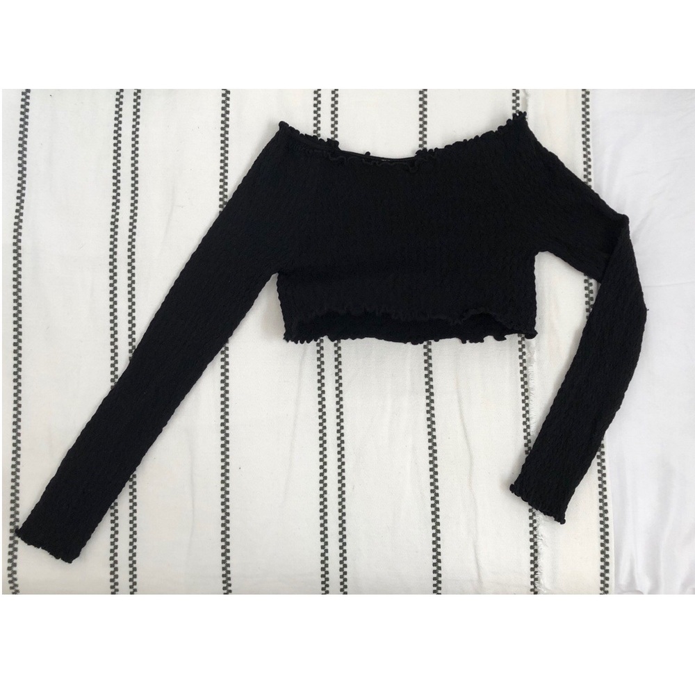 Black Longsleeve crop top